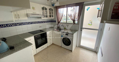 Spacious two-bedroom apartment with Private Garden in Kato Pafos