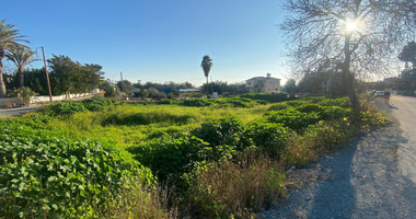 Spacious 2000 m2 plot  in Chlorakas