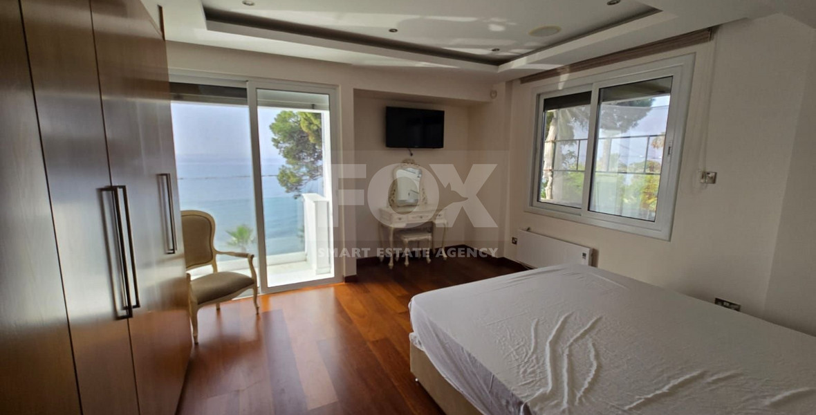 Beautiful fully furnished sea front apartment in Potamos Germasogeias, Limassol