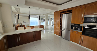 Beautiful fully furnished sea front apartment in Potamos Germasogeias, Limassol