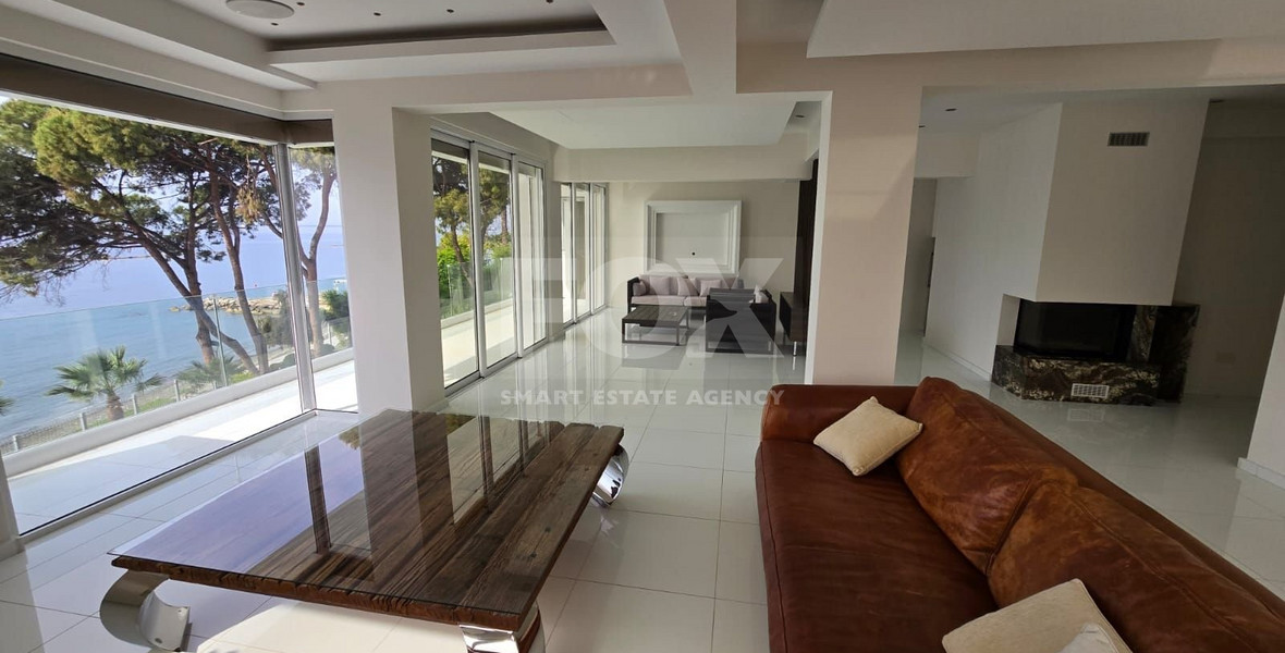 Beautiful fully furnished sea front apartment in Potamos Germasogeias, Limassol