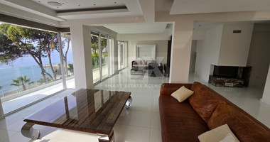 Beautiful fully furnished sea front apartment in Potamos Germasogeias, Limassol