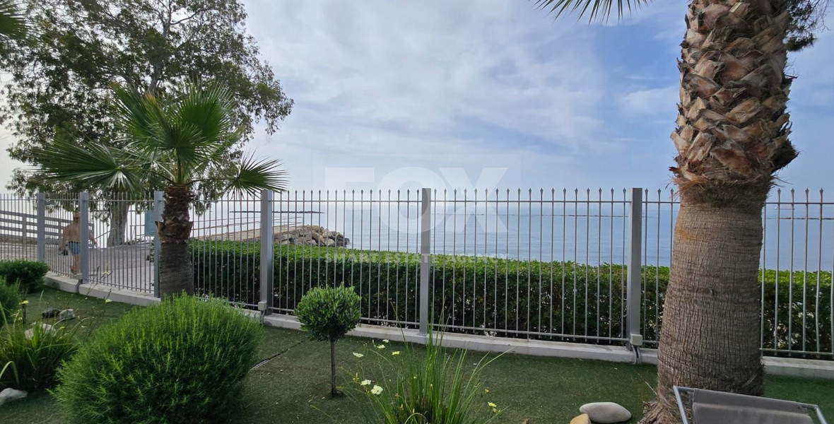 Beautiful fully furnished sea front apartment in Potamos Germasogeias, Limassol