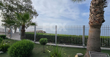 Beautiful fully furnished sea front apartment in Potamos Germasogeias, Limassol