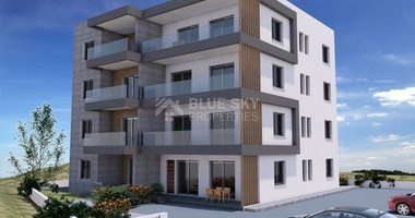 Modern Ground Floor Apartment with three Bedrooms in Universal