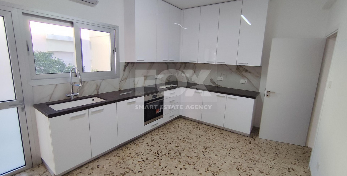 Spacious unfurnished 3-bedroom apartment to rent in Neapoli