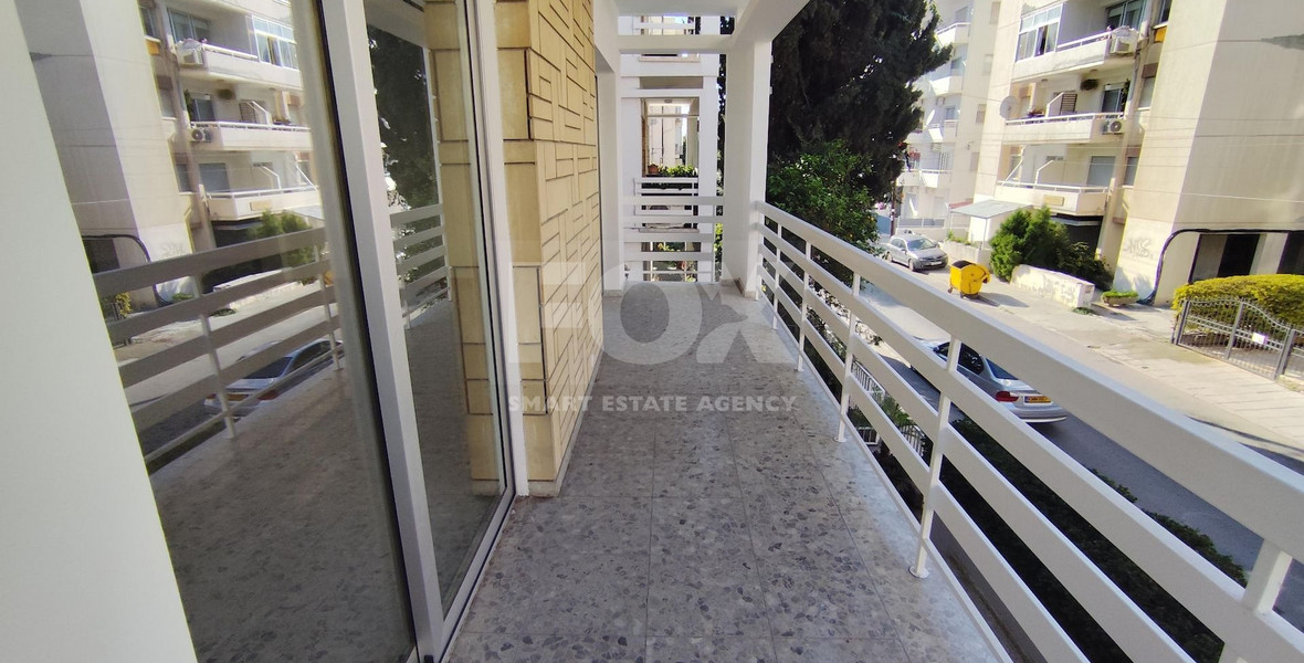 Spacious unfurnished 3-bedroom apartment to rent in Neapoli