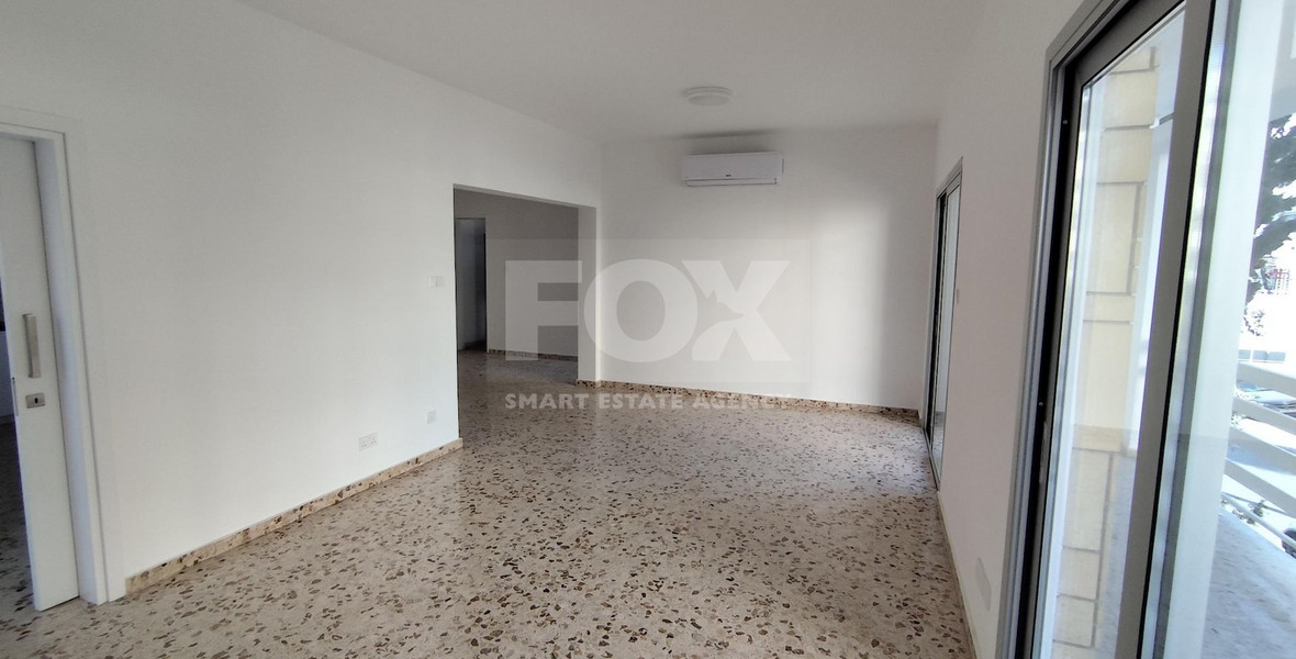 Spacious unfurnished 3-bedroom apartment to rent in Neapoli