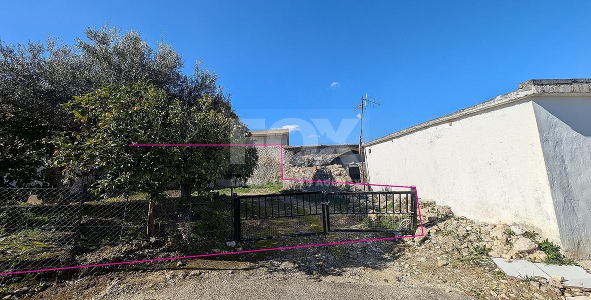 Three plots with stone-built house in Giolou, Paphos