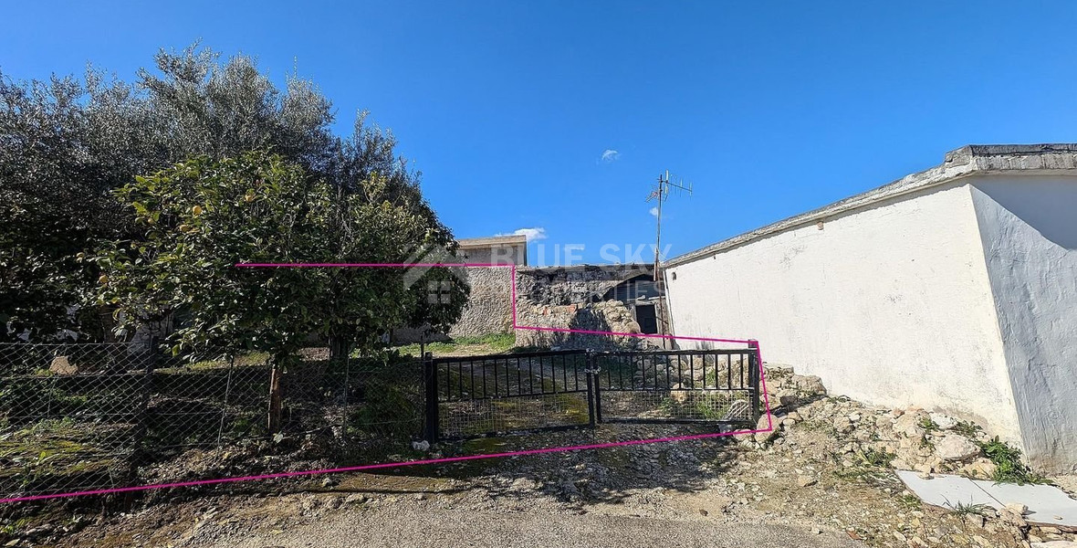 Three plots with stone-built house in Giolou, Paphos
