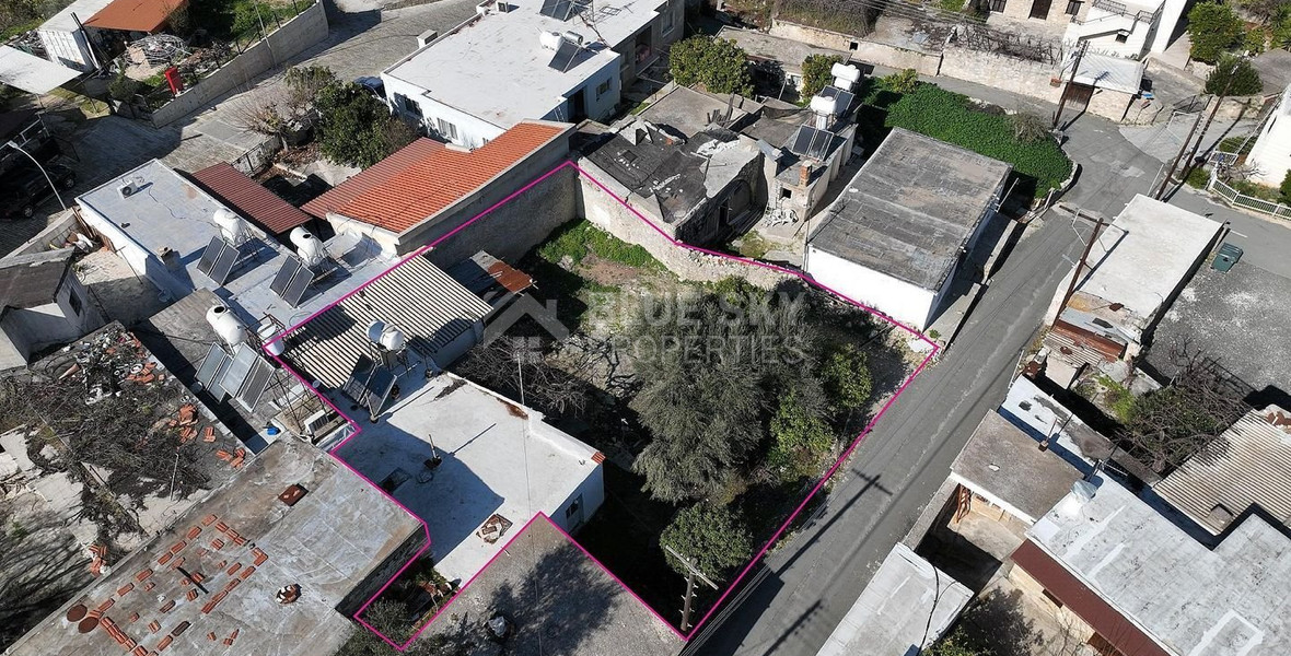 Three plots with stone-built house in Giolou, Paphos