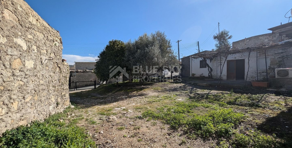 Three plots with stone-built house in Giolou, Paphos