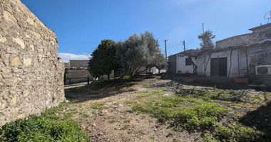 Three plots with stone-built house in Giolou, Paphos