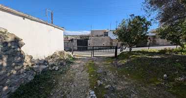 Three plots with stone-built house in Giolou, Paphos