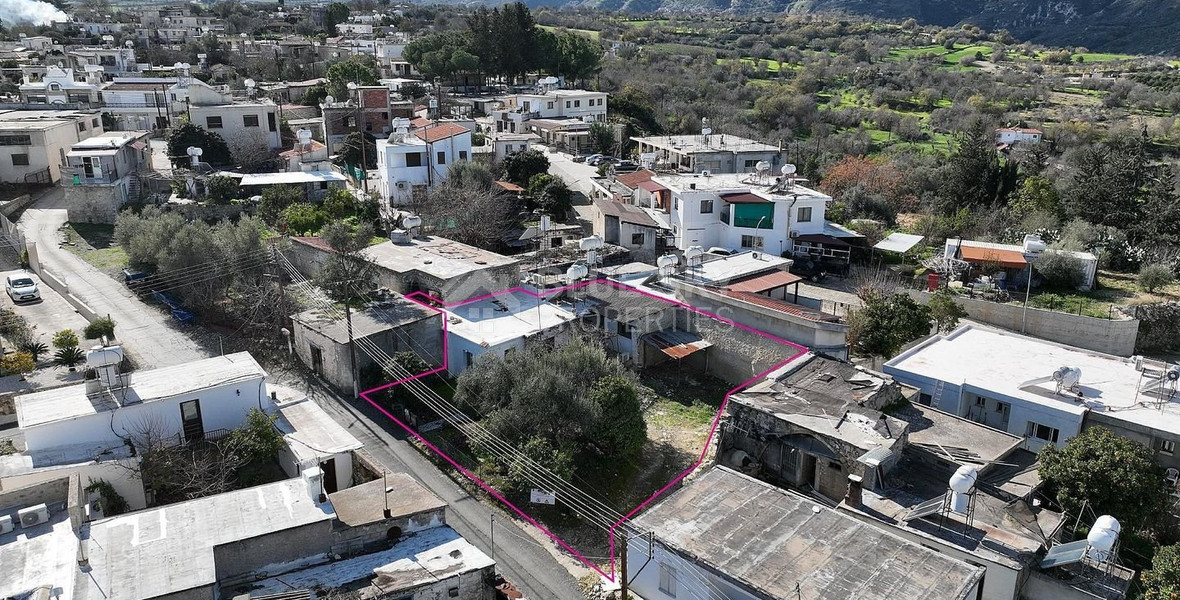 Three plots with stone-built house in Giolou, Paphos