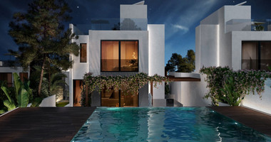 Three Bedroom Townhouse with Roof Garden in Agios Tychon