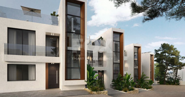 Three Bedroom Townhouse with Roof Garden in Agios Tychon