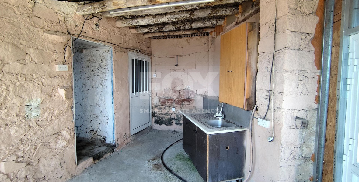 Ground Floor House for Sale in Dierona with 80 m2