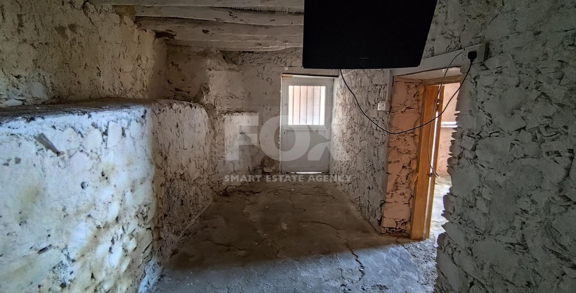 Ground Floor House for Sale in Dierona with 80 m2