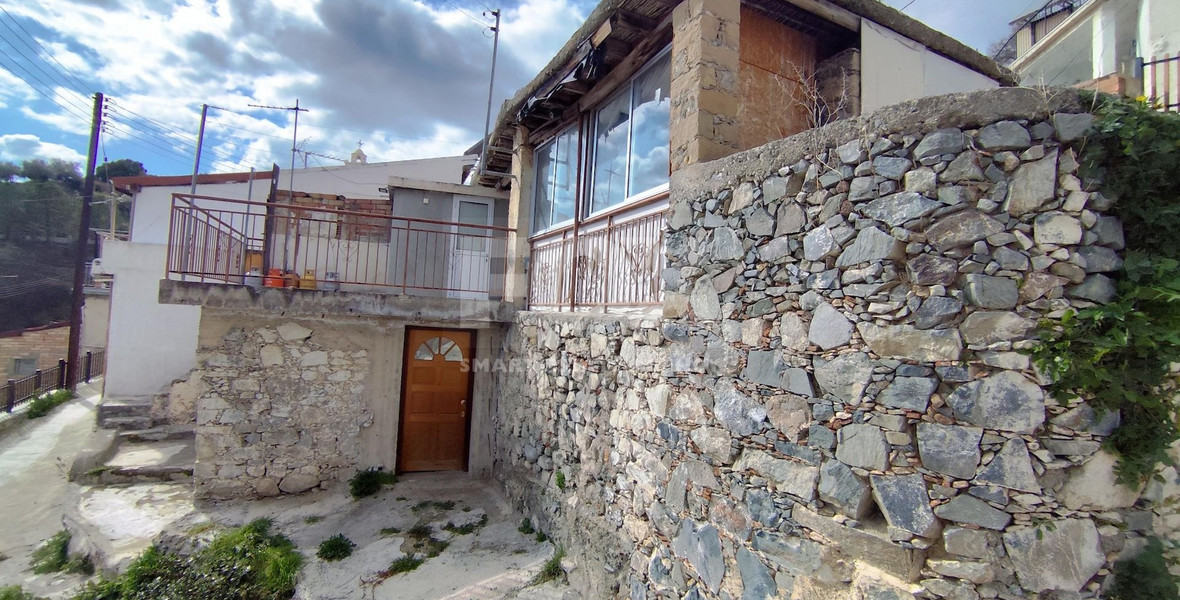 Ground Floor House for Sale in Dierona with 80 m2