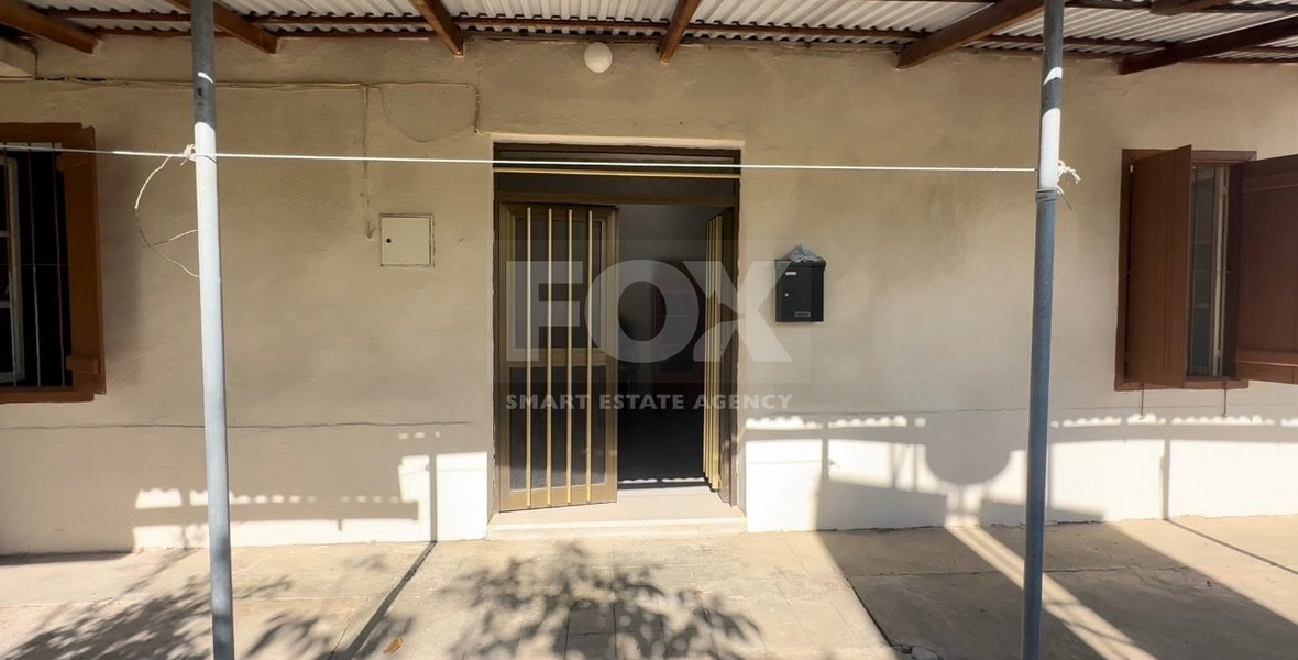 Ground-Floor House on a Corner Plot with High Development Potential in Salamiou Village
