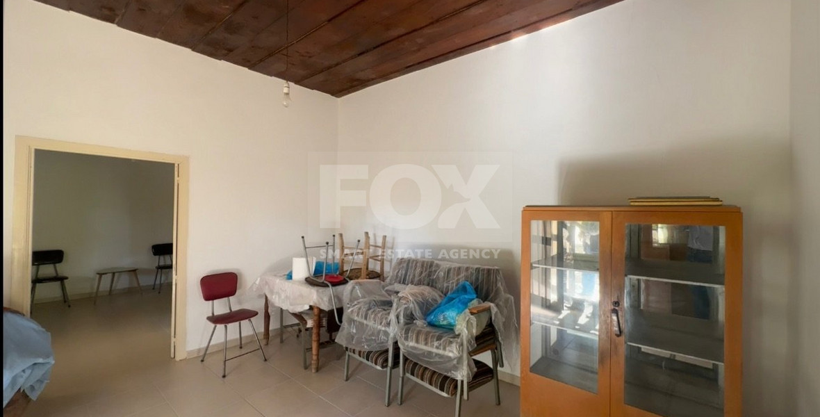 Ground-Floor House on a Corner Plot with High Development Potential in Salamiou Village