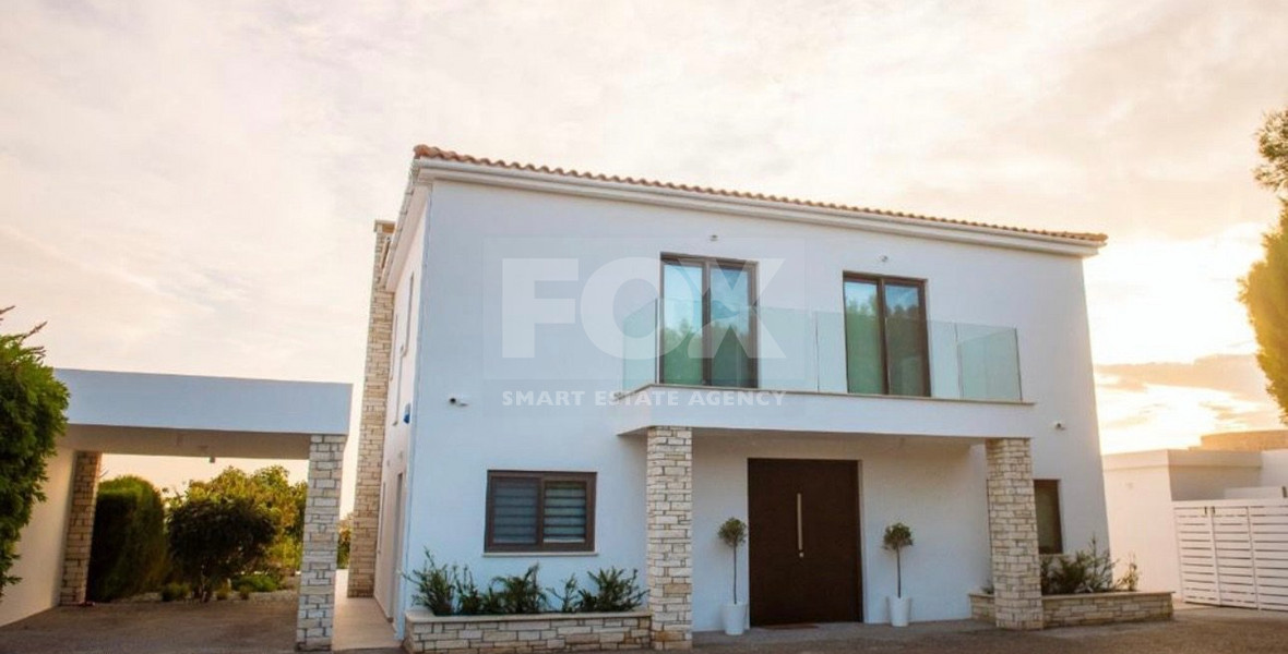 Spacious four bedroom fully Furnished Detached Villa in Sea Caves