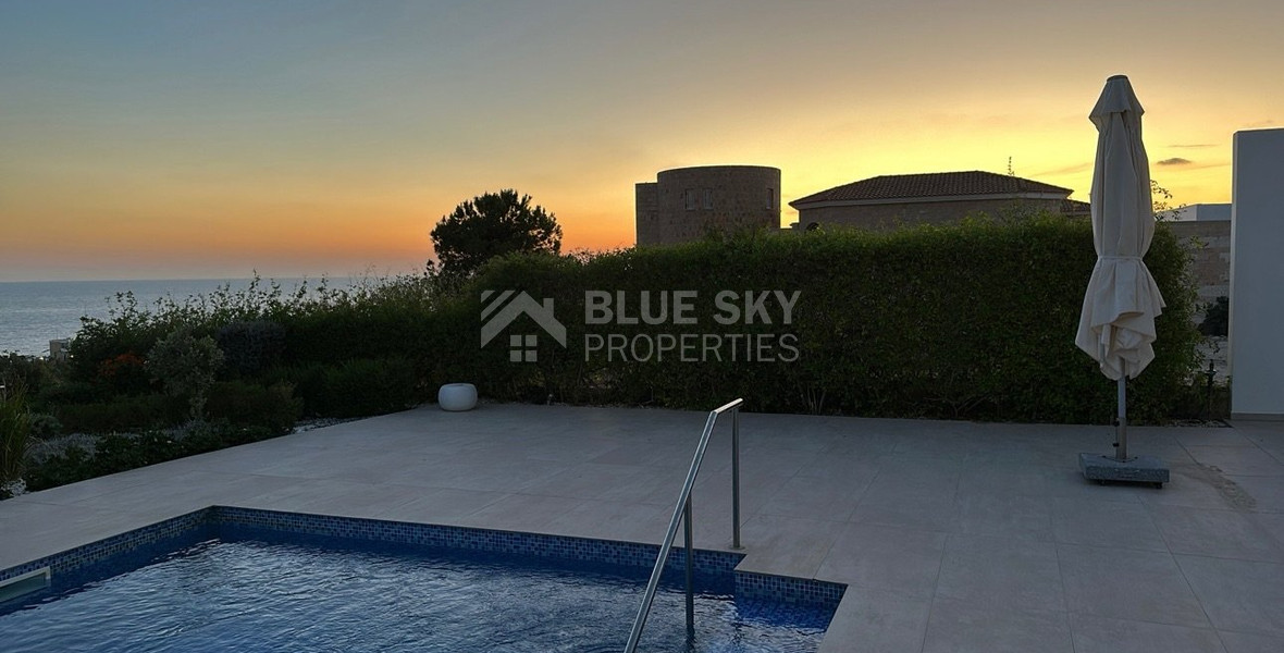 Spacious four bedroom fully Furnished Detached Villa in Sea Caves