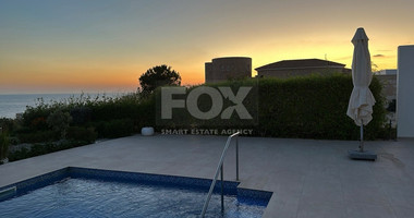 Spacious four bedroom fully Furnished Detached Villa in Sea Caves