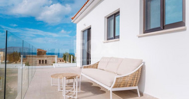 Spacious four bedroom fully Furnished Detached Villa in Sea Caves