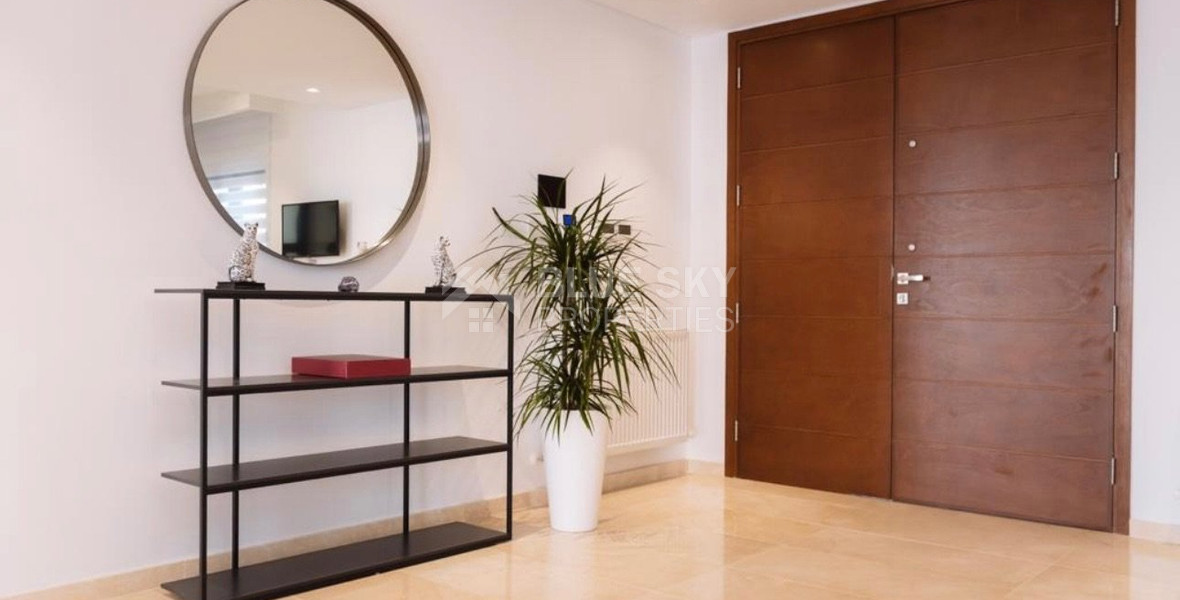 Spacious four bedroom fully Furnished Detached Villa in Sea Caves