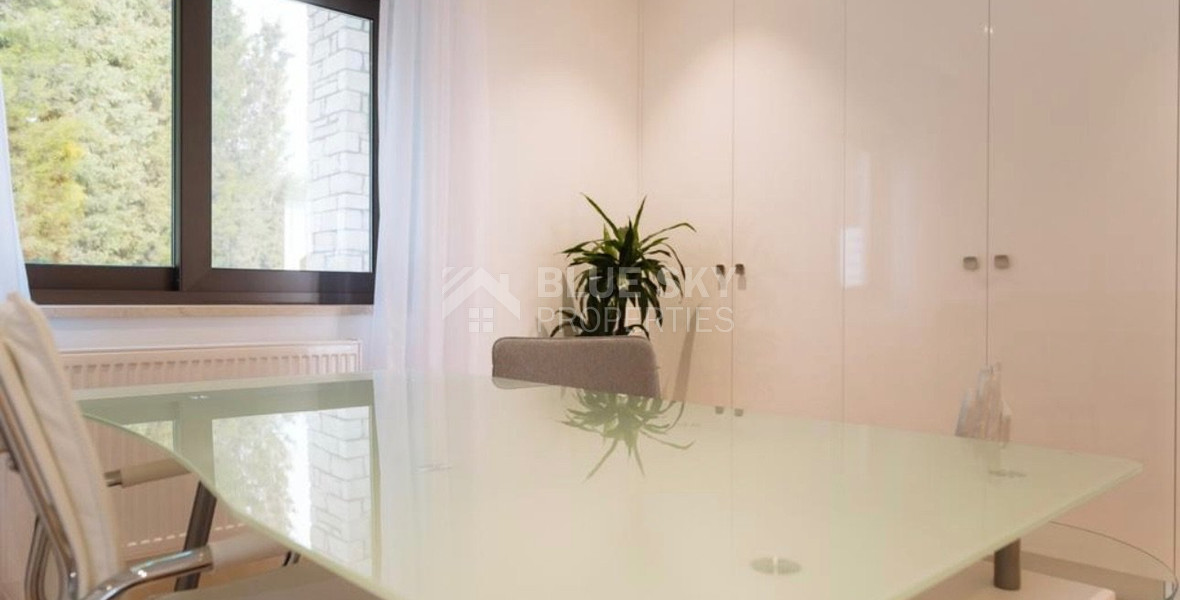 Spacious four bedroom fully Furnished Detached Villa in Sea Caves