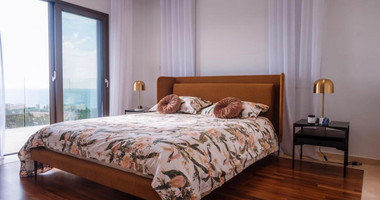 Spacious four bedroom fully Furnished Detached Villa in Sea Caves