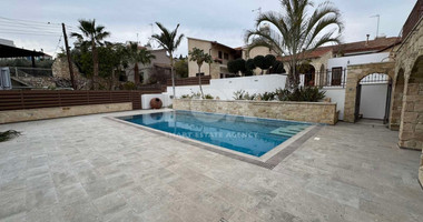 A BEAUTIFUL RENOVATED LISTED PROPERTY WITH PRIVATE GATED ENTRY AND SWIMMING POOL.