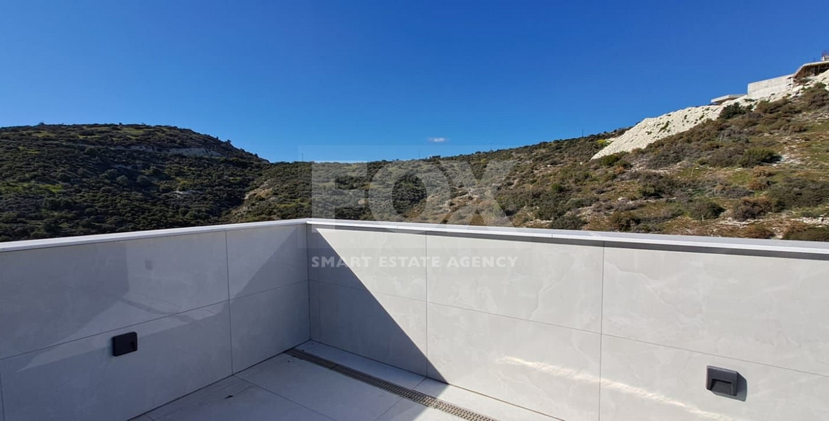 Four plus one bedroom Luxury Villa for Rent in Agios Tychonas