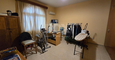 Spacious unfurnished 7 bedroom house with pool in Asgata