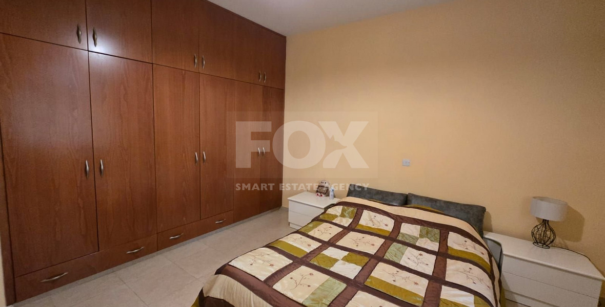 Spacious unfurnished 7 bedroom house with pool in Asgata