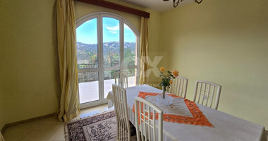 Spacious unfurnished 7 bedroom house with pool in Asgata