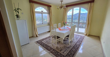 Spacious unfurnished 7 bedroom house with pool in Asgata