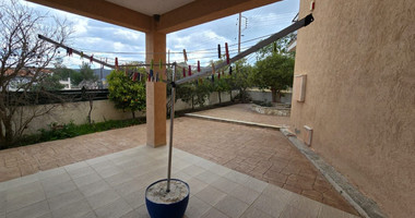 Spacious unfurnished 7 bedroom house with pool in Asgata