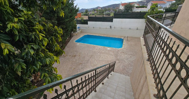 Spacious unfurnished 7 bedroom house with pool in Asgata