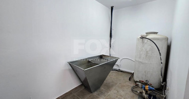 Spacious unfurnished 7 bedroom house with pool in Asgata