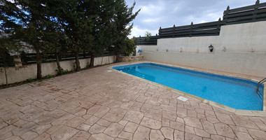 Spacious unfurnished 7 bedroom house with pool in Asgata