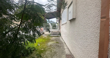 Corner Bungalow 2 bedrooms in the sought after location of Chalkoutsa Mesa Geitonia with garage