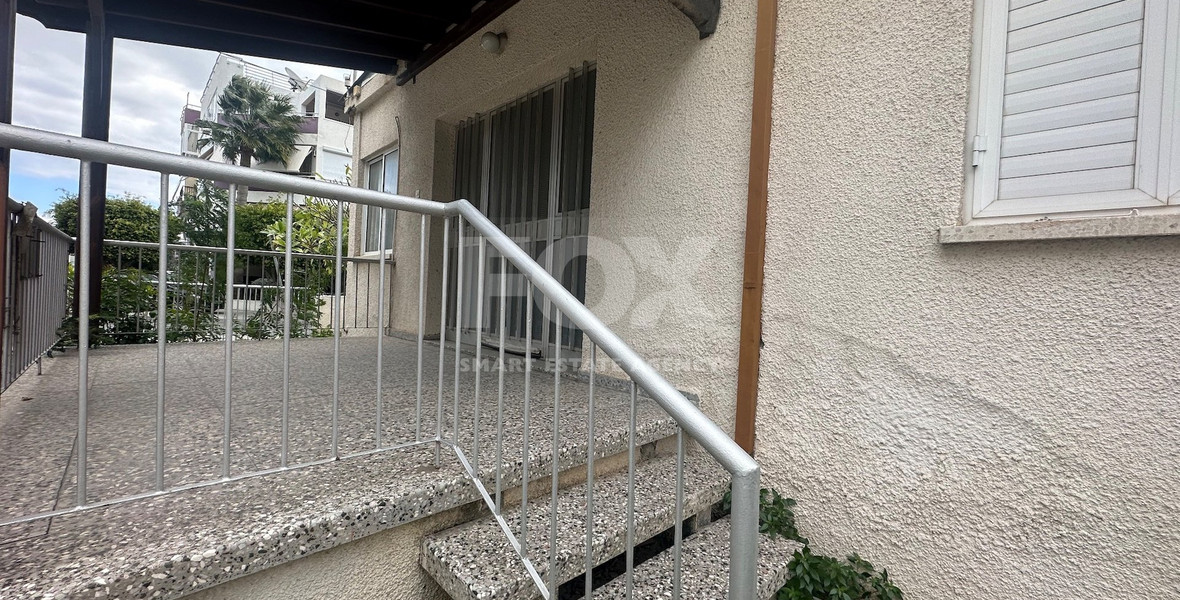 Corner Bungalow 2 bedrooms in the sought after location of Chalkoutsa Mesa Geitonia with garage
