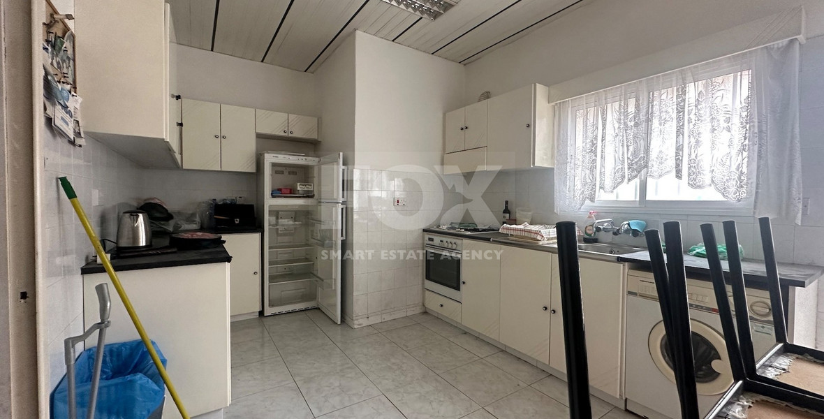 Corner Bungalow 2 bedrooms in the sought after location of Chalkoutsa Mesa Geitonia with garage
