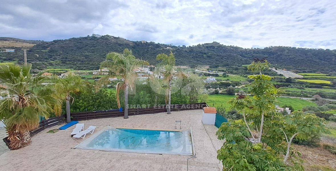 Three bedroom detached house with swimming pool for rent in Pissouri, Limassol