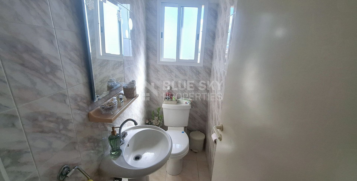 Spacious Three Bedroom Apartment with Sea View in Geroskipou