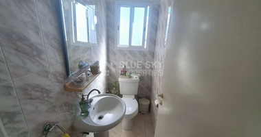 Spacious Three Bedroom Apartment with Sea View in Geroskipou