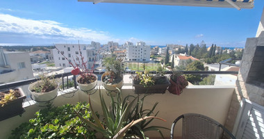 Spacious Three Bedroom Apartment with Sea View in Geroskipou